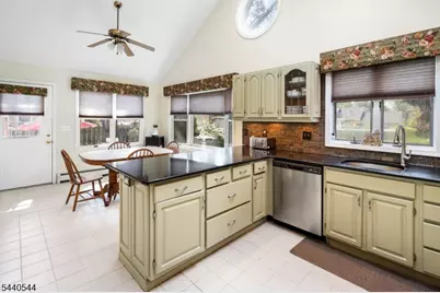 111 Shadowlawn Way, Cranford Township, NJ 07016 - Photo 17