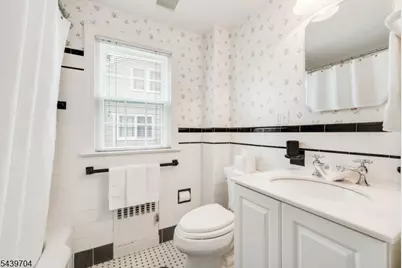 31 Briant Pkwy, Summit, NJ 07901 - Photo 19