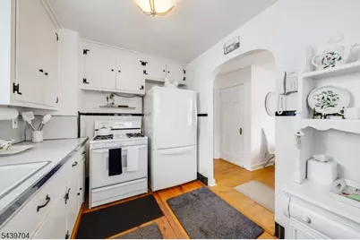 31 Briant Pkwy, Summit, NJ 07901 - Photo 11