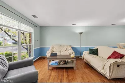150 Nantwich Ct, Franklin Township, NJ 08873 - Photo 5