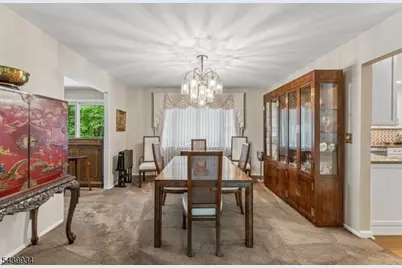 1272 Sleepy Hollow Ln, Scotch Plains Township, NJ 07076 - Photo 9
