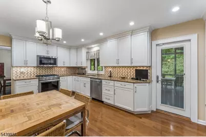 1272 Sleepy Hollow Ln, Scotch Plains Township, NJ 07076 - Photo 35