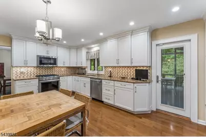 1272 Sleepy Hollow Ln, Scotch Plains Township, NJ 07076 - Photo 15