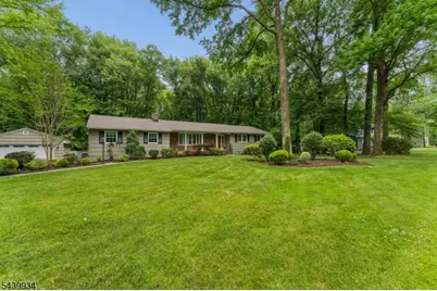 1272 Sleepy Hollow Ln, Scotch Plains Township, NJ 07076 - Photo 3
