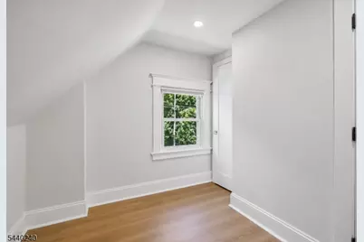10 Mountain Pl, Montclair, NJ 07043 - Photo 13