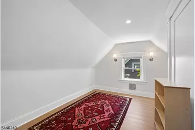 10 Mountain Pl, Montclair, NJ 07043 - Photo 11