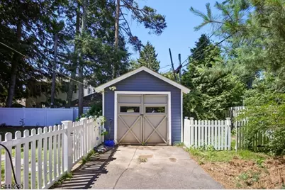 10 Mountain Pl, Montclair, NJ 07043 - Photo 21