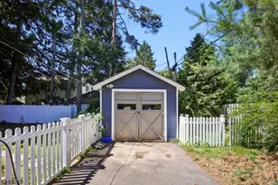 10 Mountain Pl, Montclair, NJ 07043 - Photo 21