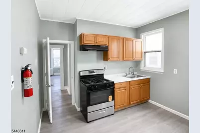 556 S Clinton St, East Orange, NJ 07018 - Photo 9