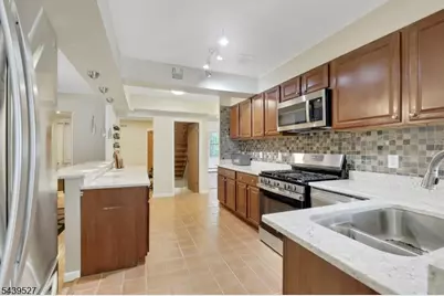 1093 Littleton Rd, Parsippany, NJ 07950 - Photo 27