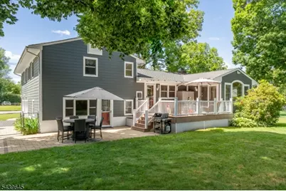 6 Woodbine Cir, New Providence, NJ 07974 - Photo 9