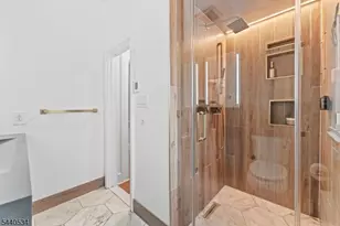 562 Irvington Ave, Elizabeth, NJ 07208 - Photo 33