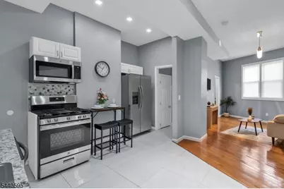 705 S 15th St, Newark, NJ 07103 - Photo 9