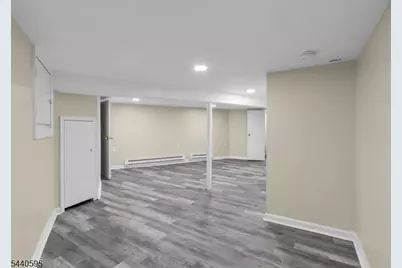 705 S 15th St, Newark, NJ 07103 - Photo 33