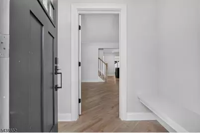 642 Roosevelt St, Westfield, NJ 07090 - Photo 3