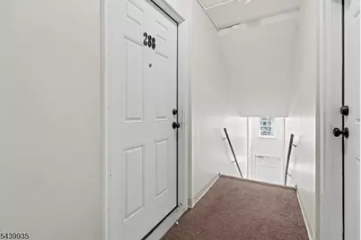 288 College Dr, Edison Twp., NJ 08817 - Photo 5