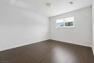 288 College Dr, Edison Twp., NJ 08817 - Photo 13