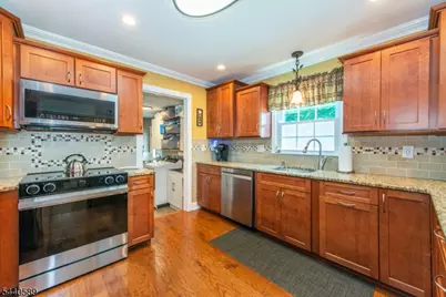 8 Clearfield Rd, Roxbury Township, NJ 07876 - Photo 5