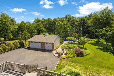 225 Walnut St, Livingston, NJ 07039 - Photo 29