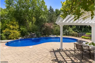 225 Walnut St, Livingston, NJ 07039 - Photo 39