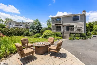 225 Walnut St, Livingston, NJ 07039 - Photo 37