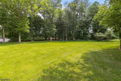 225 Walnut St, Livingston, NJ 07039 - Photo 45
