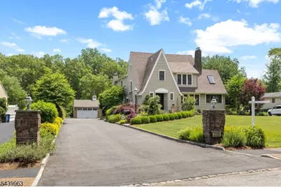 225 Walnut St, Livingston, NJ 07039 - Photo 43