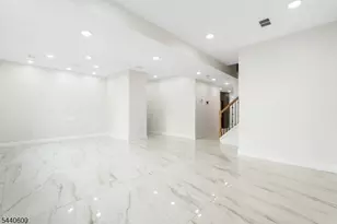 285 Lembeck Ave, Jersey City, NJ 07305 - Photo 7