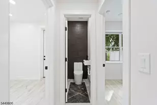 285 Lembeck Ave, Jersey City, NJ 07305 - Photo 15