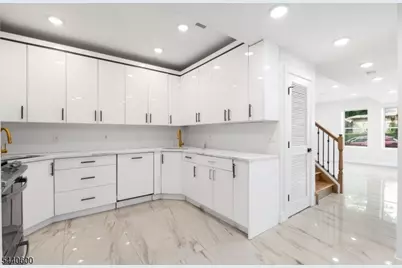 285 Lembeck Ave #1, Jersey City, NJ 07305 - Photo 3