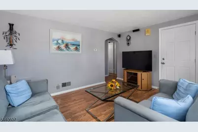 126 18th Ave, Elmwood Park, NJ 07407 - Photo 5