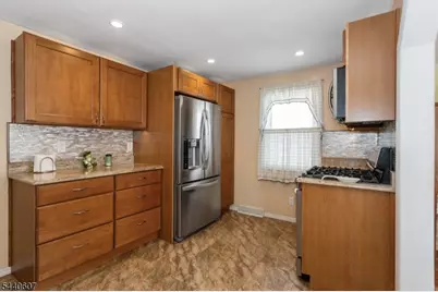 126 18th Ave, Elmwood Park, NJ 07407 - Photo 11