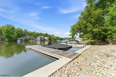 367 Maxim Dr, Hopatcong, NJ 07843 - Photo 5