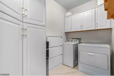 9203 Ravenscroft Rd, Clifton, NJ 07013 - Photo 11