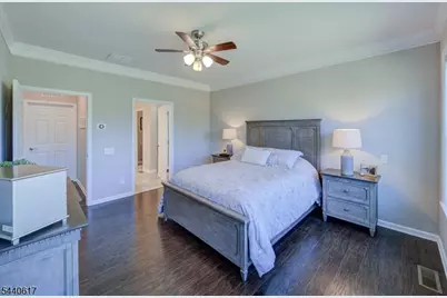50 Sullivan Road, Raritan Township, NJ 08822 - Photo 15