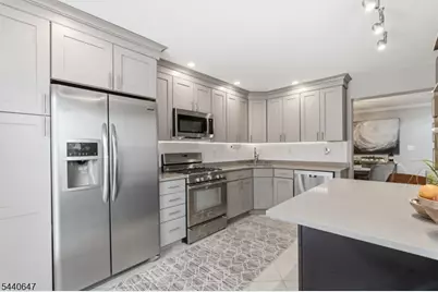 28 Dutch Ct, Holmdel, NJ 07733 - Photo 9