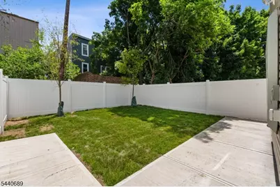 840 S 19th St, Newark, NJ 07108 - Photo 31