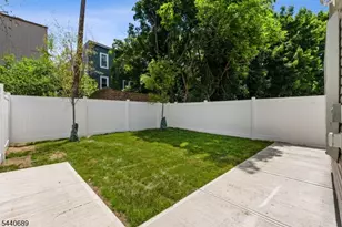 840 S 19th St, Newark, NJ 07108 - Photo 31