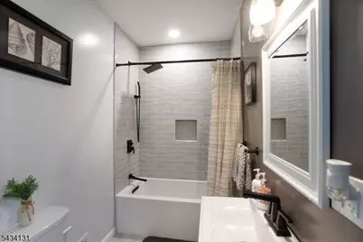 138 Jerome Pl, Bloomfield, NJ 07003 - Photo 11