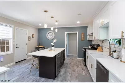 138 Jerome Pl, Bloomfield, NJ 07003 - Photo 9