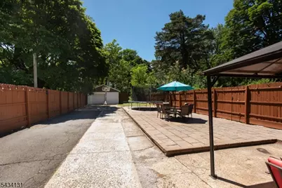 138 Jerome Pl, Bloomfield, NJ 07003 - Photo 25