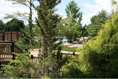 2 Chamonix Dr #402, Vernon Twp., NJ 07462 - Photo 5