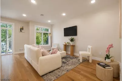 393 Myrtle Ave, Irvington, NJ 07111 - Photo 9
