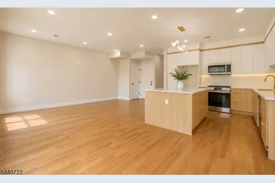 393 Myrtle Ave, Irvington, NJ 07111 - Photo 7