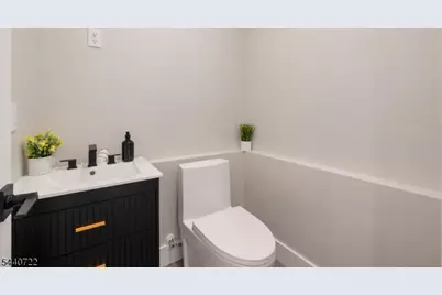 393 Myrtle Ave, Irvington, NJ 07111 - Photo 13