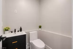 393 Myrtle Ave, Irvington, NJ 07111 - Photo 13