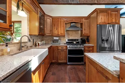 36 Hancock Dr, West Milford, NJ 07480 - Photo 5