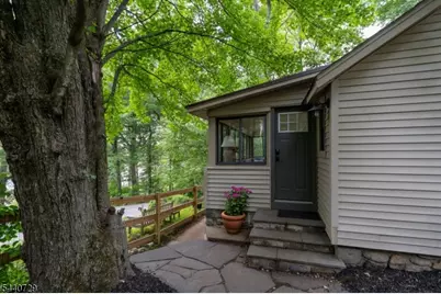 1098 Lakeside Dr, Vernon Twp., NJ 07422 - Photo 9