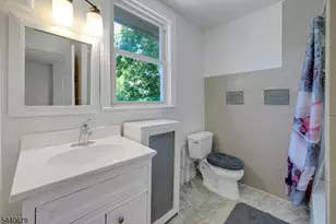 127 S Burnett St R, East Orange, NJ 07018 - Photo 17