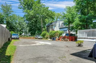 127 S Burnett St R, East Orange, NJ 07018 - Photo 21